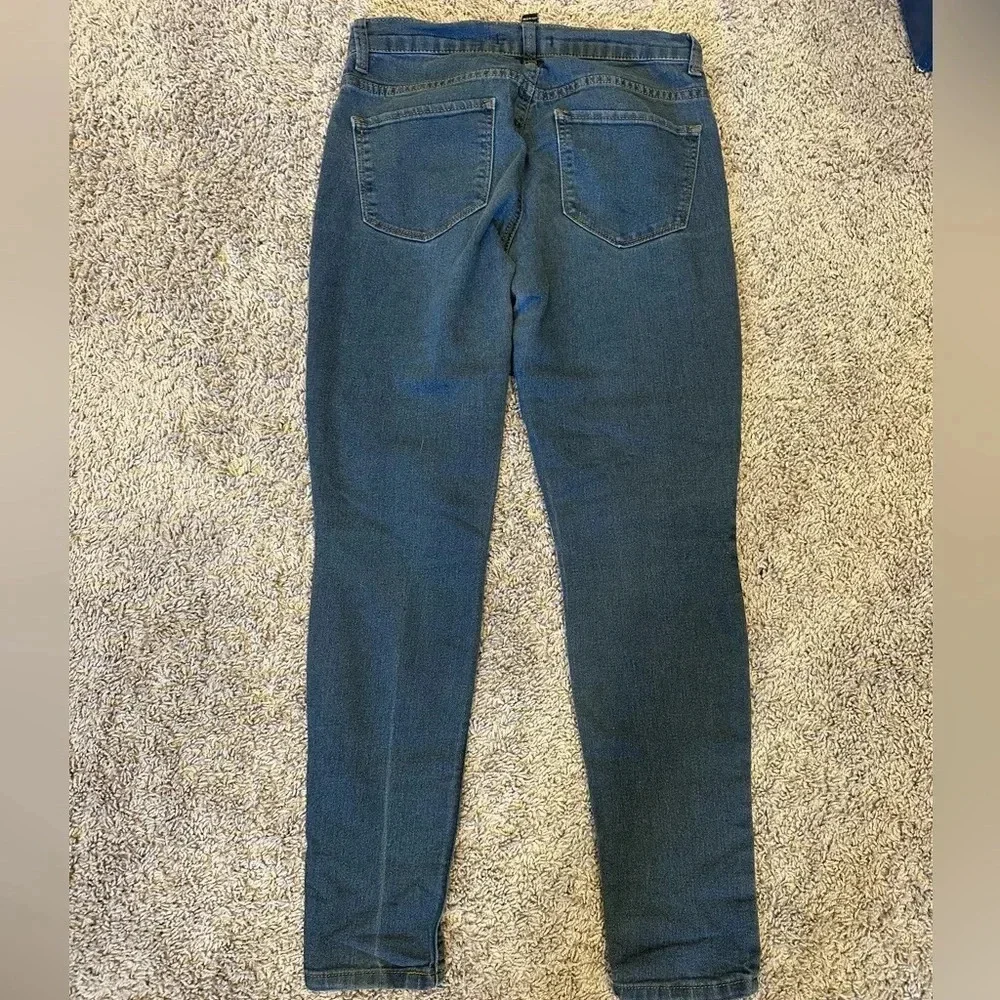 Forever 21 Dark Wash Skinny Jeans Mid Rise Stretch Y2K Denim Women’s Size 26
